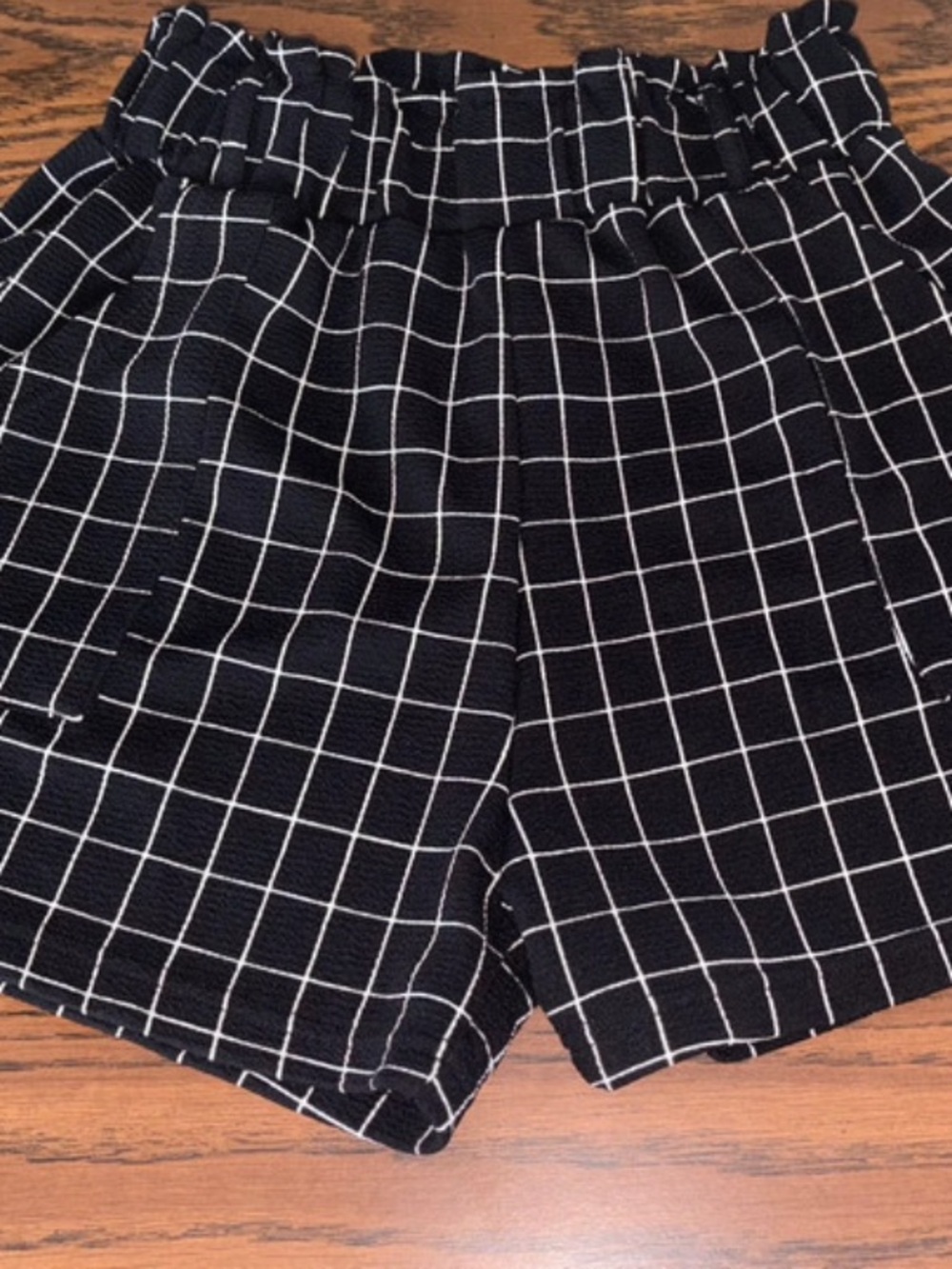 Kore Premium Wear Black White Grid Print Shorts Size M Smocked Waist Tie Belt - Picture 2 of 7